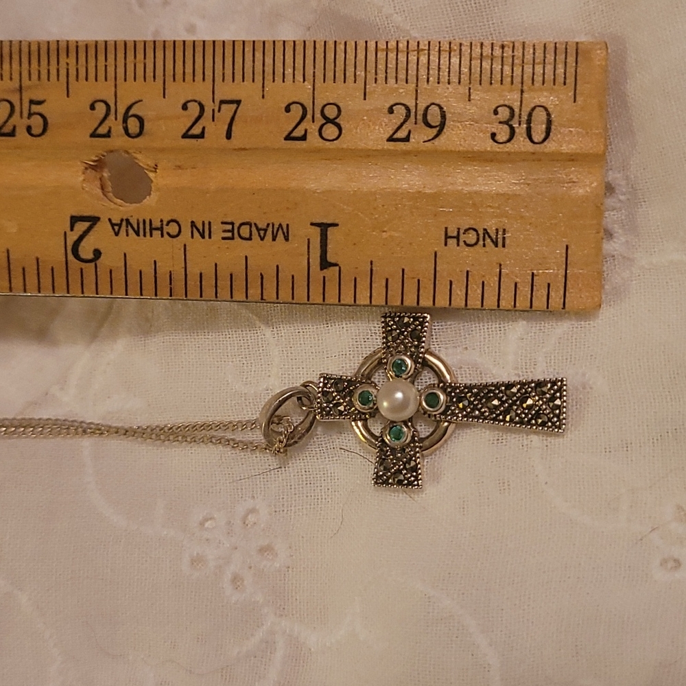 Genuine Emerald and Pearl Celtic Cross - Picture 7 of 9
